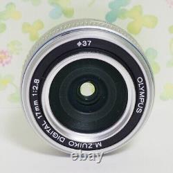 Olympus Single Focus Pancake Lens 17Mm Silver M. Zuiko