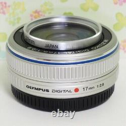 Olympus Single Focus Pancake Lens 17Mm Silver M. Zuiko