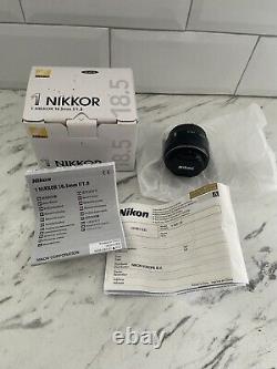 Nikon 1 Nikkor 18,5mm F/1.8 Lens Monofocus Noir Avec Casquettes