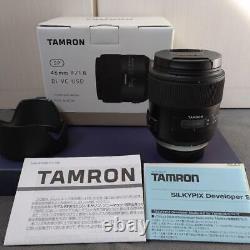 Objectif à focale fixe TAMRON SP45mm F1.8 Di VC pour Nikon plein format compatible F013N